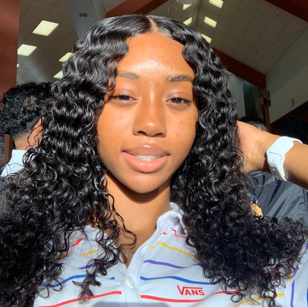 Meet your Posher, Jania